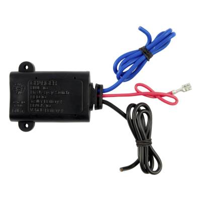 CURT - CURT Mfg 52025  Battery Charger - 12 volt battery charger